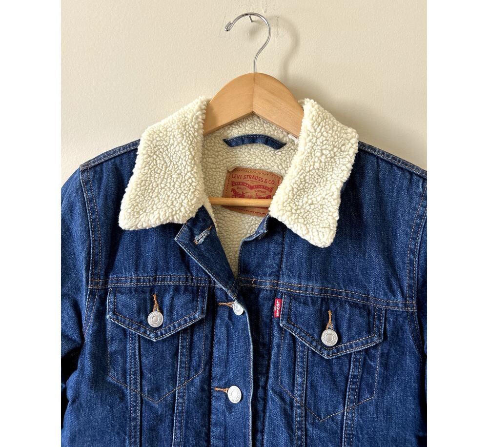 Dark Blue Levi's Sherpa-lined Denim Jacket Jean Jacket Women's Small